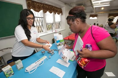 woman explaining paper to customer